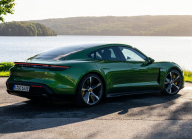 Les voitures électriques sont plusieurs fois plus chères à entretenir que les voitures à combustion interne, c'est un autre clou dans le cercueil de leur avenir radieux - 2 - Porsche 911 Turbo S vs Taycan Turbo S 05