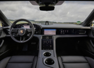 Les voitures électriques sont plusieurs fois plus chères à entretenir que les voitures à combustion interne, c'est un autre clou dans le cercueil de leur avenir radieux - 3 - Porsche 911 Turbo S vs Taycan Turbo S 06