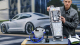 Elektrické fiasko Porsche graduje. Firma zavírá svou továrnu na baterky, stovky lidí dostanou v pondělí padáka
