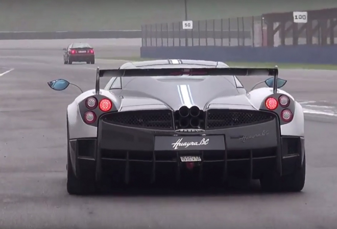 Pagani Huayra BC na okruhu předvádí hromový zvuk i aktivní aerodynamiku (video)