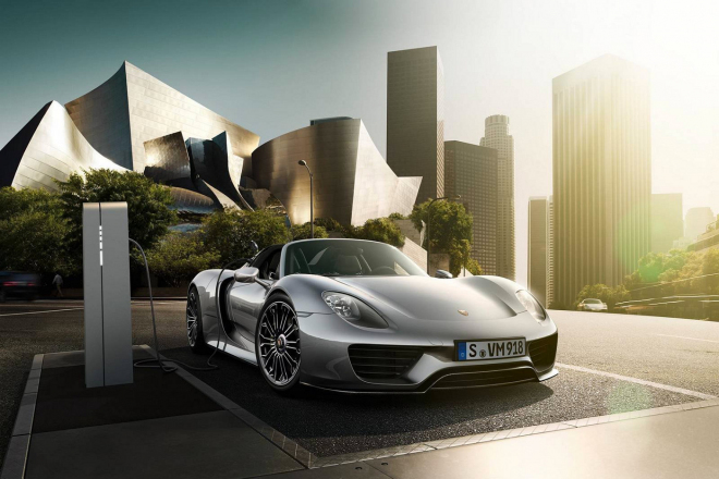 Porsche 918 Spyder konečně hlásí vyprodáno, otevírá se však čekací listina