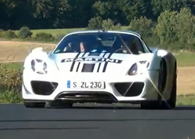Porsche 918 Spyder natočeno na silnicích i na statické show na Nürburgringu (8 x video)