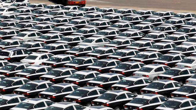 Hlavní trh většiny velkých automobilek se hroutí stále víc, dopady neminou ani nás
