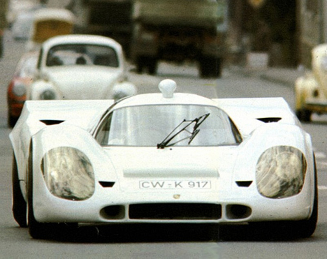 Porsche 917: závoďák na značkách byl prvním silničním hyperautem