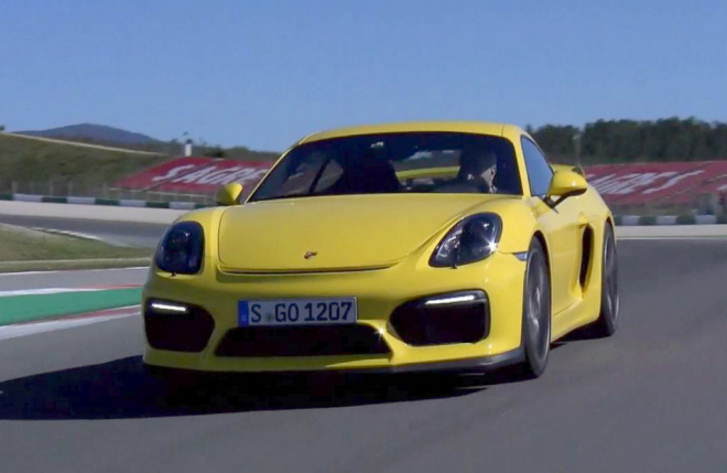 Video Porsche Cayman GT4 s Walterem Röhrlem za volantem je plné zmařeného potenciálu