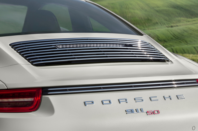 Porsche 911 dostalo k 50. narozeninám bonusovou výbavu se slevou 34 procent