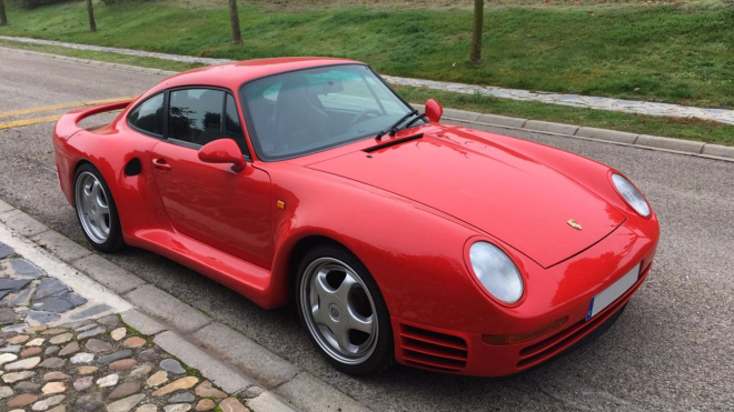 Někdo postavil falešné Porsche 959 z dílů, co se našly. Teď za něj chce 7 milionů