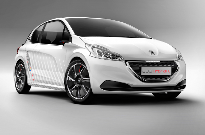 Peugeot 208 Hybrid FE do posledního šroubku, spotřebu 2,1 litru myslí vážně