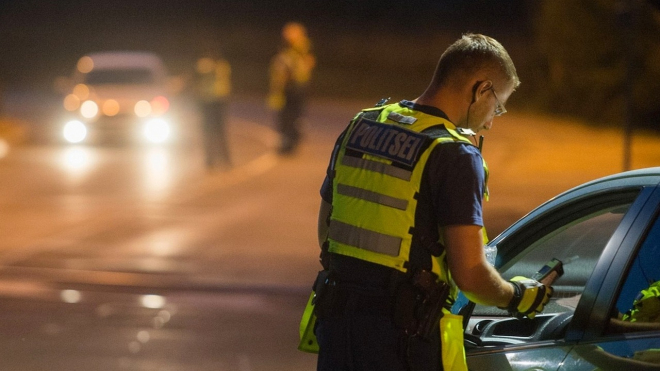 V Estonsku trestají rychlé řidiče novým způsobem, přijde nám kontraproduktivní