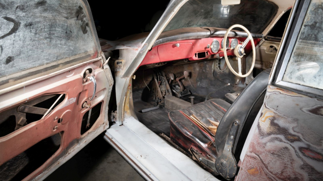 Ve skladě bylo objeveno sotva jeté, vzácné Porsche. Může být vaše jako nové, nebo také ne