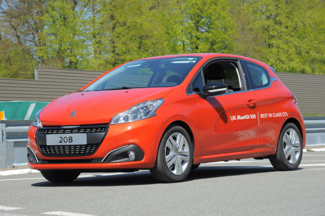 Peugeot 208 ujel se spotřebou 2 l/100 km 2 152 kilometrů na nádrž, nikoliv v laboratoři