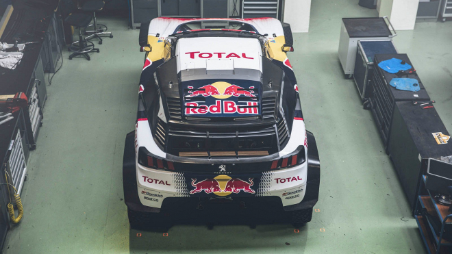 Loeb dostal od Peugeotu další extrémní auto, tohle ale bude muset po šichtě vrátit