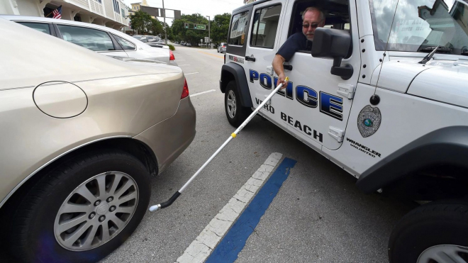 Policie v USA dostala přes prsty za neobvyklé řešení špatného parkování, je protiústavní