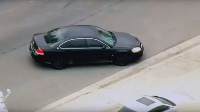 Při policejní honičce si spletli auta, začali pronásledovat někoho úplně jiného