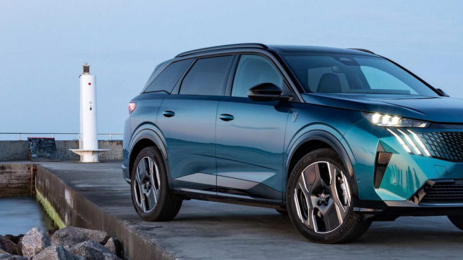 Expert přes elektromobily vzal Peugeot e-5008 na 1000kilometrový test, prožil si mrazivé peklo zakončené totálním selháním