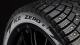 Expert srovnal zimní silniční pneumatiky s hřeby s těmi závodními, výsledek ohromil i jeho