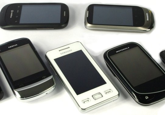 Dotykáče za pár korun: test levných dotykových telefonů do 2 500 Kč