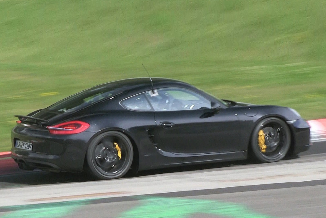 Porsche na Ringu testuje čtyřválce v Caymanu a Boxsteru, představí je v roce 2016 (video)