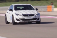 Peugeot 308 R: 500koňový hybrid převedl své zrychlení na okruhu (video)