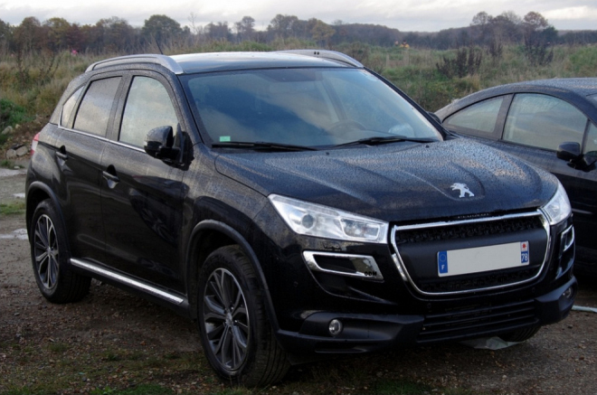 Peugeot 4008 a Citroën C4 Aircross: francouzská esúvéčka poprvé naživo (foto)