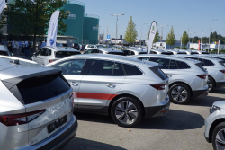 Elektromobily se stávají finančně neúnosnými i pro služby na sdílení aut, jejich provoz stojí ročně o 185 tisíc víc než u spalovacích vozů