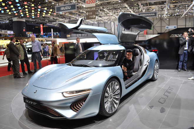 NanoFlowcell Quant e-Sportlimousine slibuje 11 600 Nm a maximálku 380 km/h