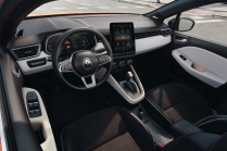 L'un des derniers petits diesels ne baisse plus beaucoup de prix, il y a une raison, en tant que voiture d'occasion c'est facilement rentable - 3 - Renault Clio 2019 illustratni foto 03