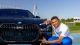 Fotbalové hvězdy Realu Madrid si převzali nová BMW zdarma. Ukázali, že vkus buď nemají, nebo ho mít ani nemohou