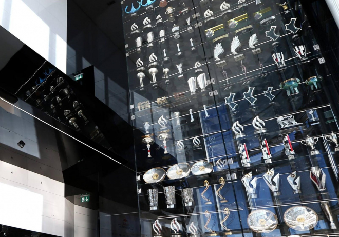 Zloději pohárů ze sídla Red Bullu dopadeni a odsouzeni, dostali vysoké tresty
