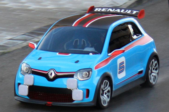 Renault TwinFUN: nový R 5 přistižen, má pohon zadních kol