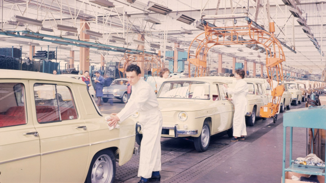Největší a nejstarší továrna Renaultu v krizi končí s výrobou aut, její další osud je nejasný