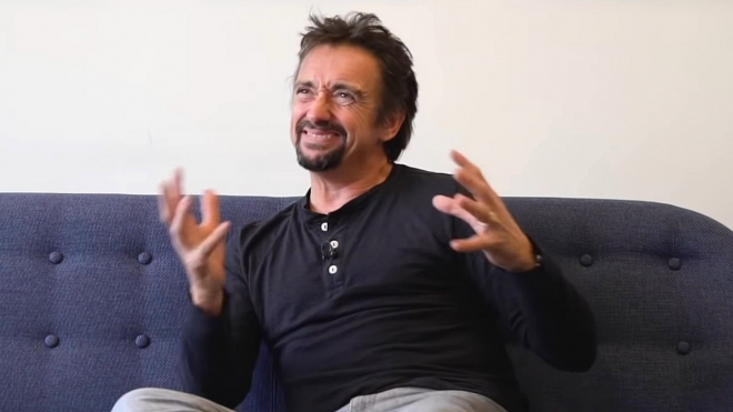 Richard Hammond promluvil o elektrických autech, nekoupil by si ani to nejlepší