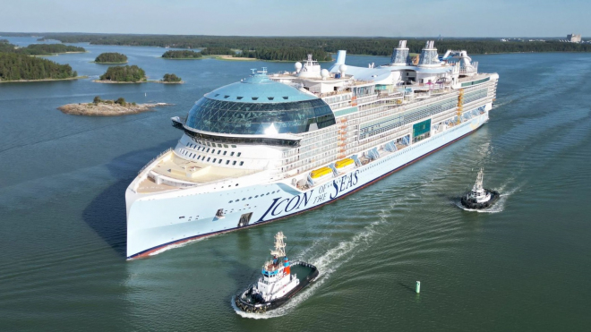 Nová největší výletní loď světa vyplula. Je to monstrum pětkrát větší než legendární Titanic