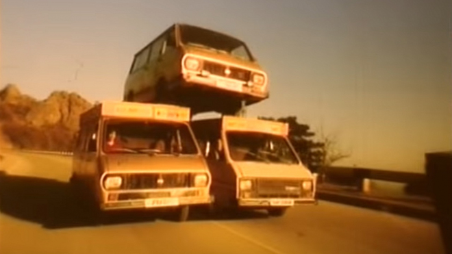 Sovětská reklama na dodávku z roku 1989 je nejdivnější věc, co dnes uvidíte (video)
