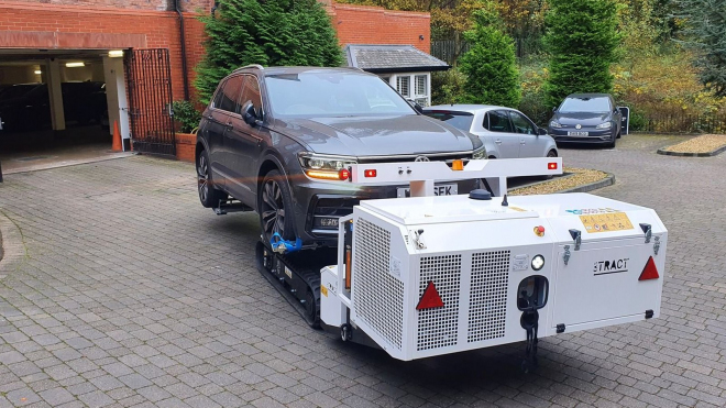 Pro vaše špatně zaparkované auto si teď mohou přijet roboti, kteří ho vytáhnou i z toho nejstísněnějšího místa