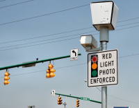 Sledování křižovatek kamerami jen zvyšuje počet nehod, ukazuje další statistika