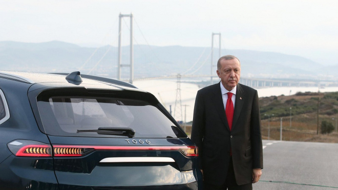 Odpor k Rusku nechal západ rychle zapomenout na hříchy Erdogana, do Turecka znovu hrne miliardy