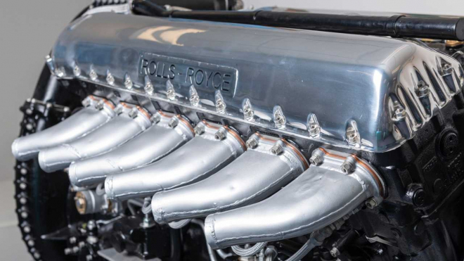 K mání je nejslavnější motor V12 historie. Do auta ho asi nedáte, ale byt vám ozdobí