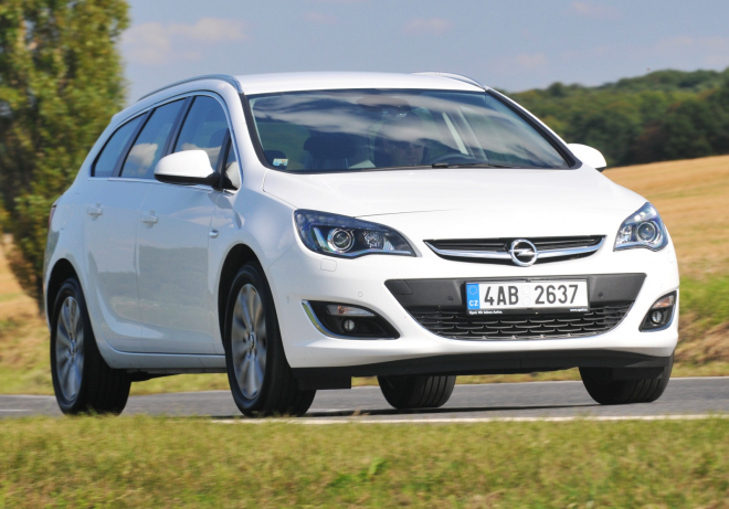 Rychlý test Opel Astra ST 1,6 CDTI 2014: šeptá, o moc víc neumí