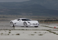 Elektrický Veyron z Chorvatska s vývojem nekončí, ve výrobě stále není (videa)