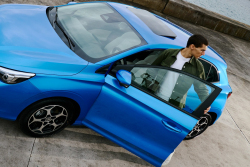 Číňané potichu válcují evropský trh s auty, s jejich nejlepší značkou prohrává už i Fiat, Nissan nebo Tesla