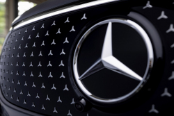 Prodeje Mercedesu se dál propadají hrozivým tempem, zoufalému obratu vedení se nelze divit