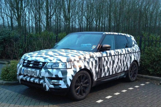 Range Rover Sport 2013: nová generace na špionážních záběrech ukázala i kabinu