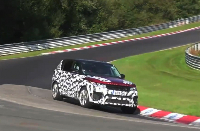 Prototyp Range Rover Sport RS drtí Nordschleife hrozivým tempem (video)