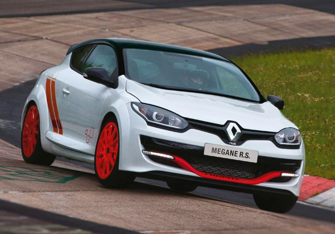 Renault Megane RS 275 Trophy-R: odlehčená edice prolétla Ring za 7:54,36