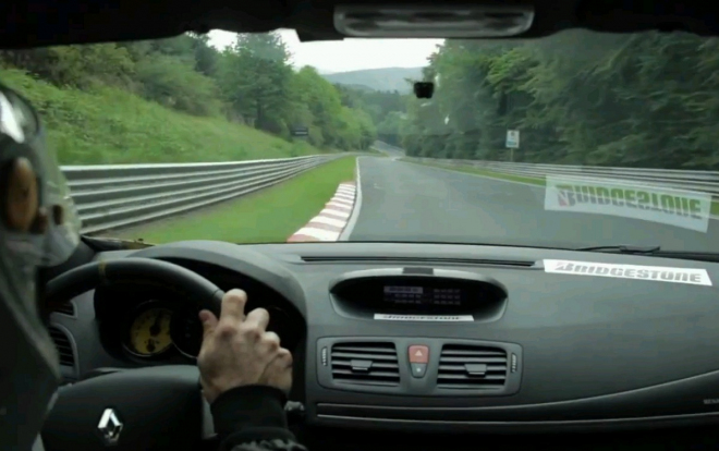 Renault Mégane RS Trophy: zázračné kolo z Nordschleife v praxi (video)