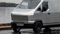 Rusové stvořili vlastní dodávku ve stylu Cybertrucku, svůj Cybervan mají hotový dřív než Tesla