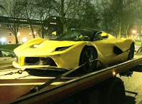 Další LaFerrari bouralo v Londýně, žlutý stroj nedostal úplně malou ránu (foto, videa)