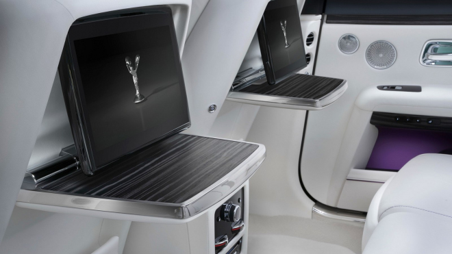 Nový Rolls-Royce posouvá luxus na jinou úroveň, používá řešení dveří jako nikdo jiný