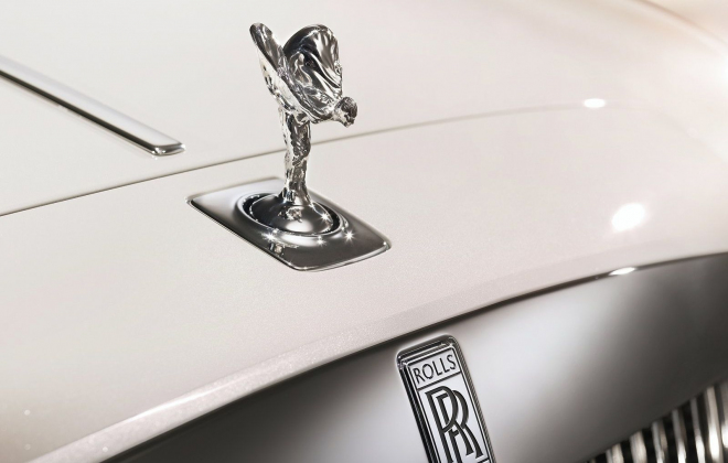 Rolls-Royce zůstane u benzinových motorů, ani diesely zákazníci nechtějí